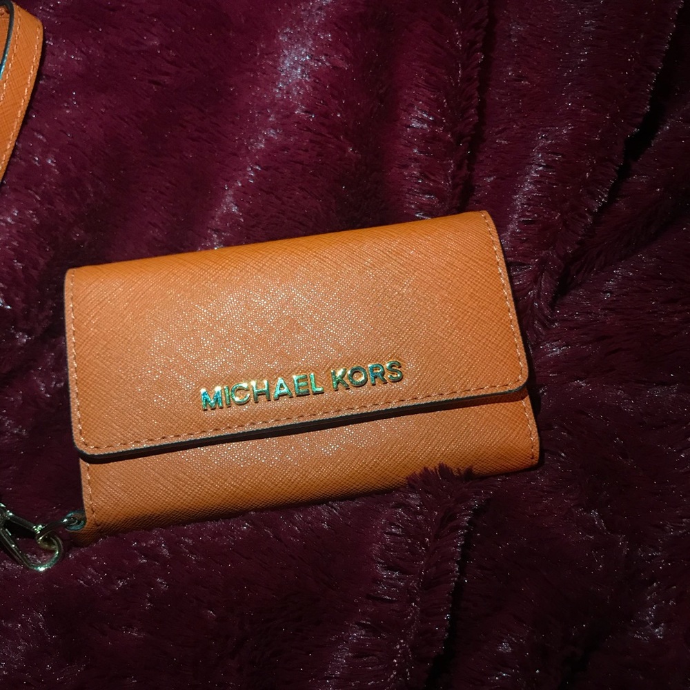 Michael Kors iPhone 5 case wristlet